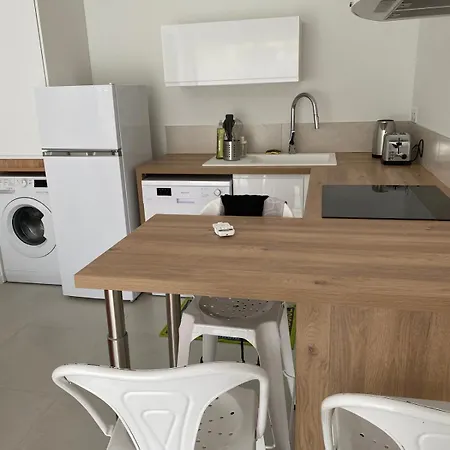 Charming 4-person With Garden Apartamento Fréjus